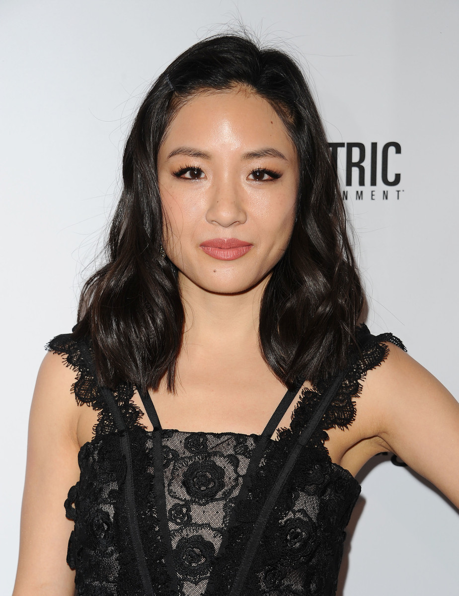 How tall is Constance Wu?